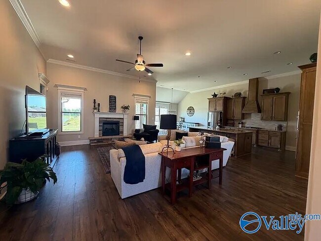Building Photo - 26316 Woodfield Dr