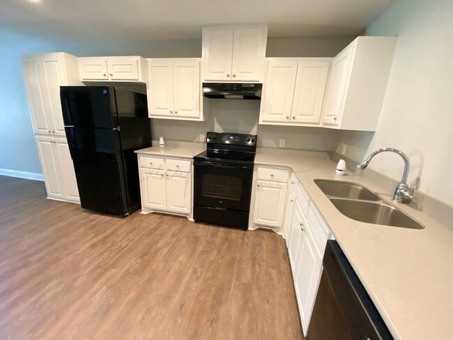 Building Photo - 191 Gilmore Rd