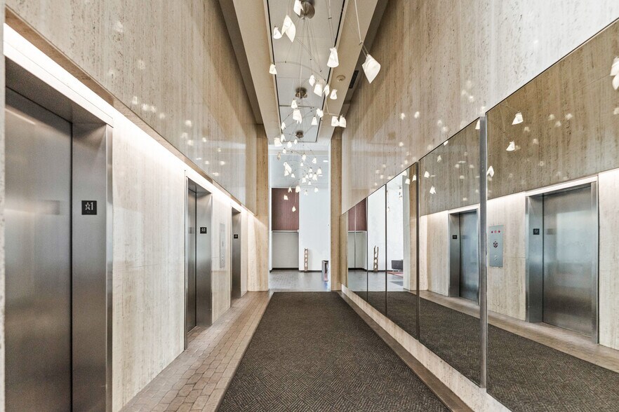 Building Photo - 1560 N Sandburg Terrace