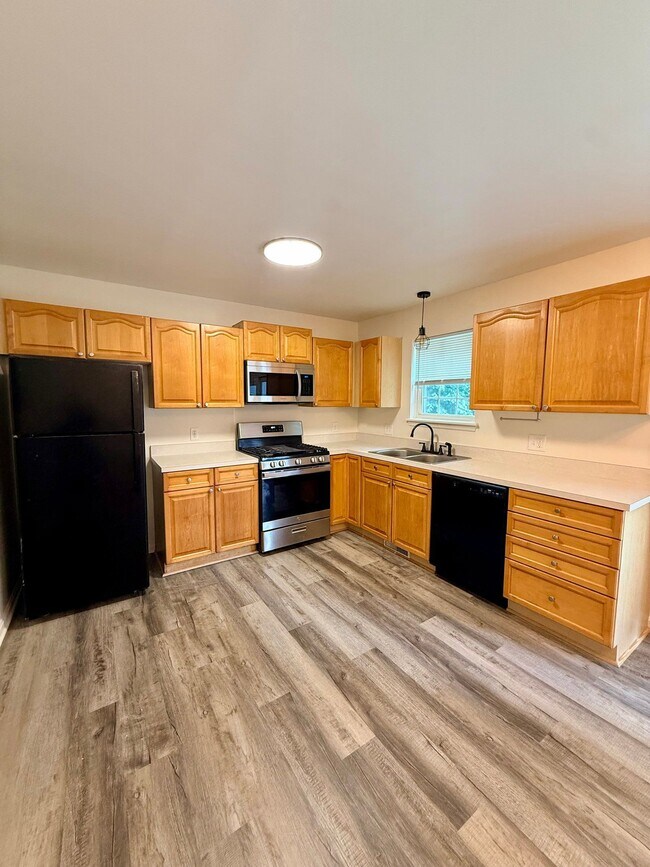 Building Photo - 601 Rockwood Dr
