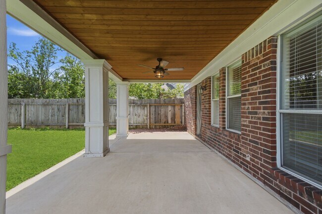Building Photo - 3126 Waters View Dr