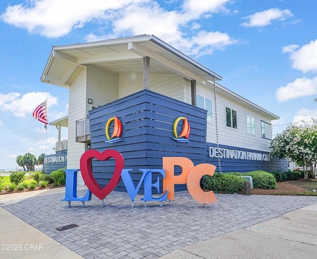 Building Photo - 9000 Parrot Pl