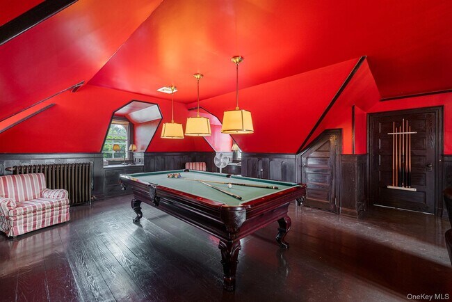 Building Photo - 94 Quogue St