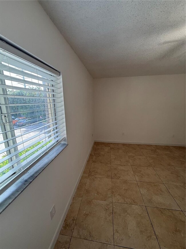 Building Photo - 3600 N 56th Ave