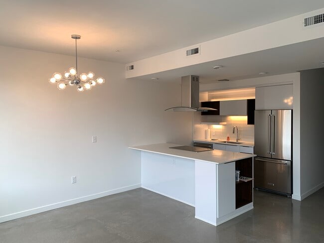 Dining area off kitchen - 401 Linden St