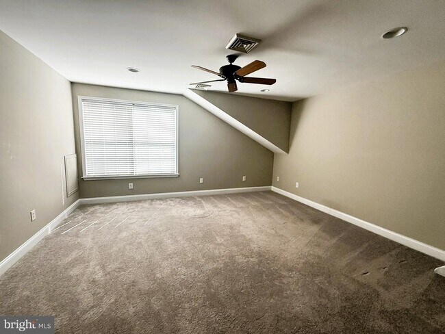 Building Photo - 82 Brecknock Ct