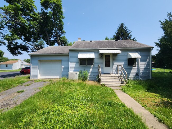 Primary Photo - 739 1/2-739-732 Blanchard Ave