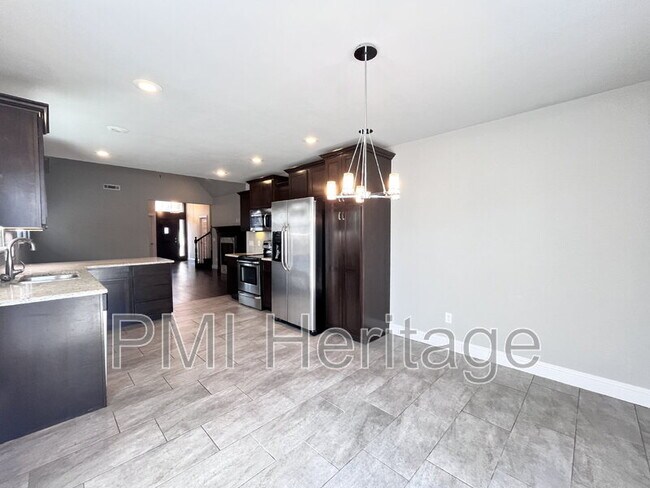 Building Photo - 3214 SW Stonepoint Ave