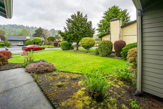 Building Photo - BEAUTIFUL THREE BEDROOM RANCH IN WEST LONGVIEW