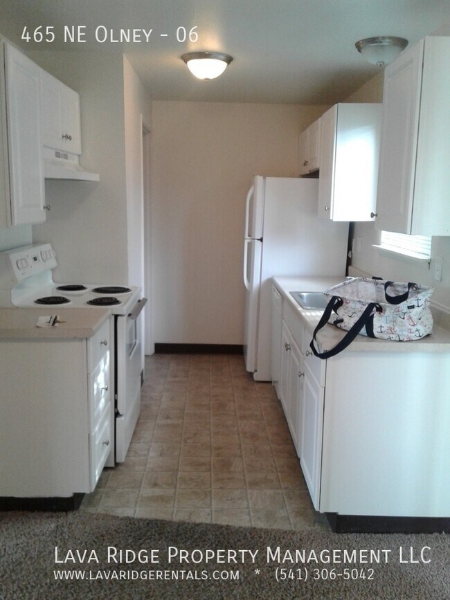 Building Photo - 465 NE Olney-06