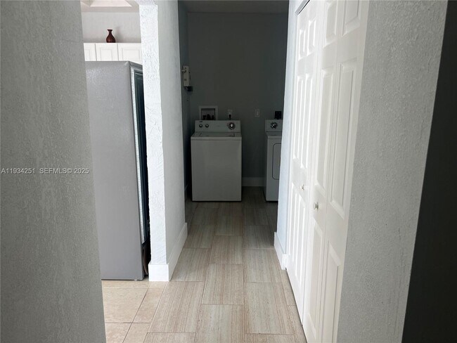 Building Photo - 26121 SW 130th Ave