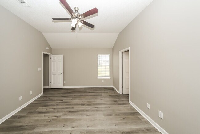 Building Photo - 5515 Whiteley Cove