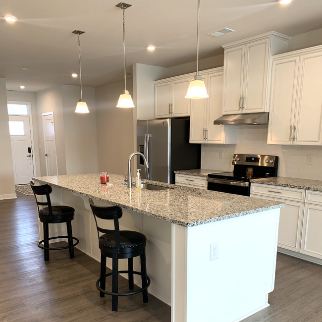 Building Photo - 325 Golan Cir