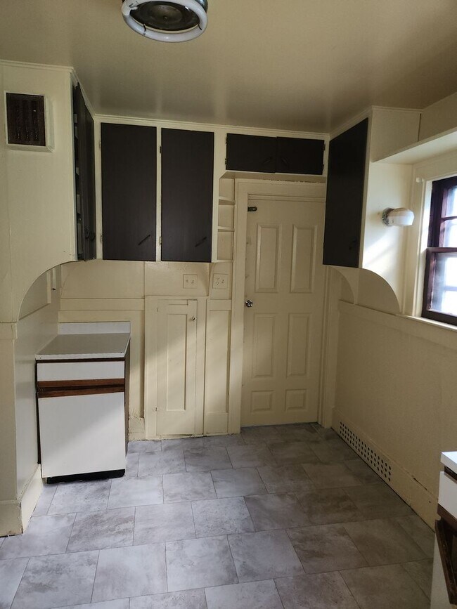 Building Photo - 108/110 Shelter Street