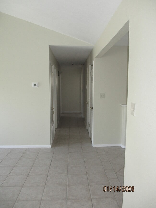 Building Photo - 1409 Alder Dr NE