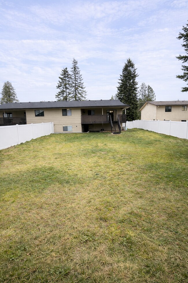 Building Photo - 9911 N Indian Trail Rd