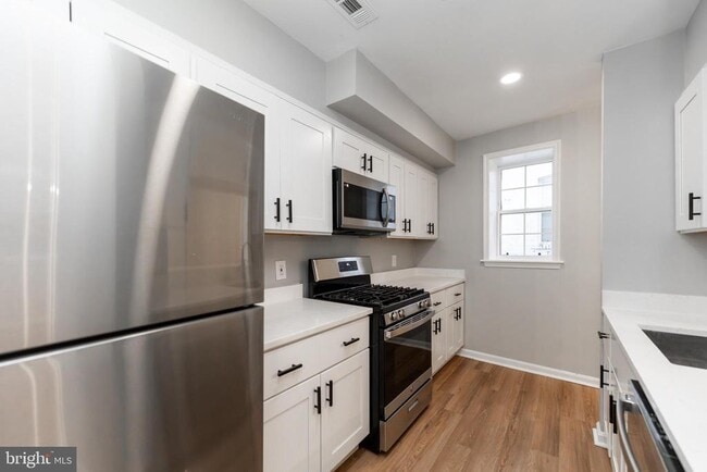 Building Photo - 1008 Rittenhouse St NW