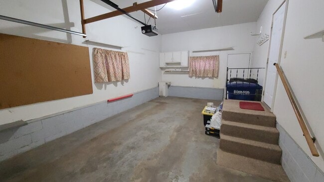 Building Photo - 145 8th Ave E