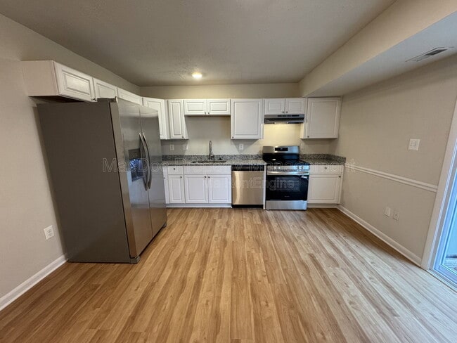Building Photo - 5140 Redbud Rd