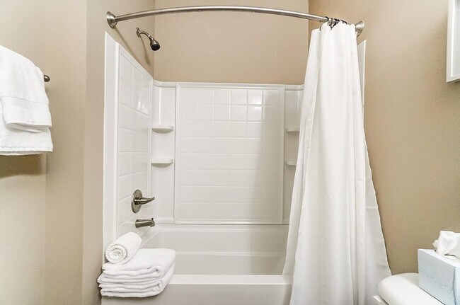 Building Photo - 4788 Holmes St