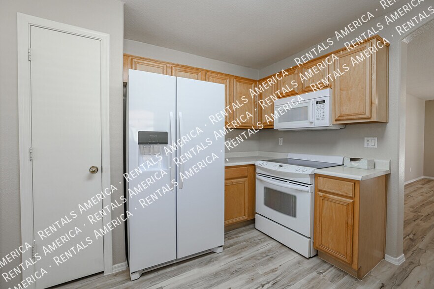 Building Photo - 16212 N 162nd Ave
