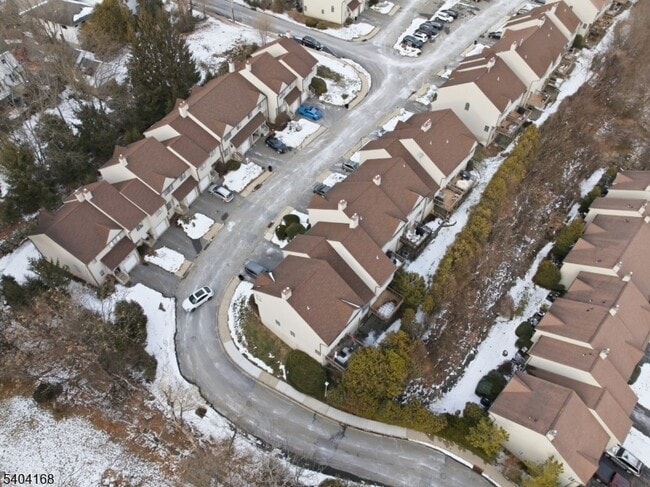 Building Photo - 4 Deer Hill Ct