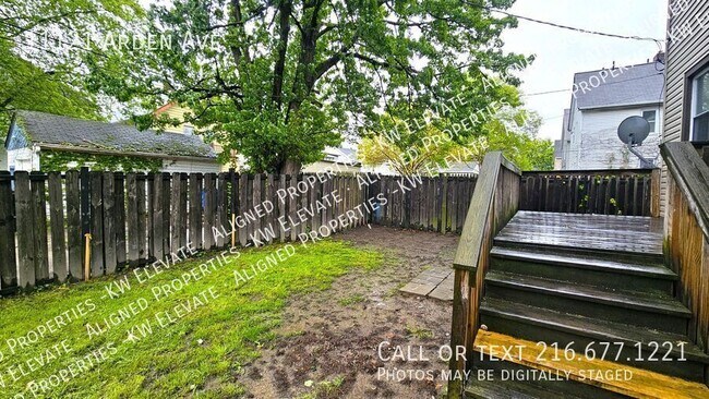Building Photo - 11121 Arden Ave