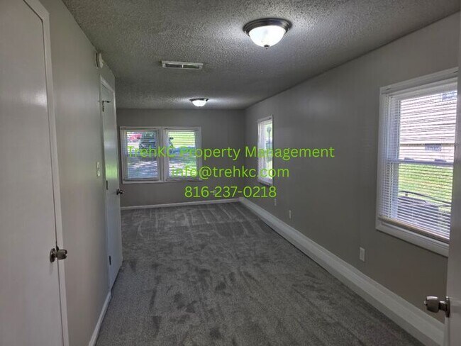 Building Photo - 6338 Longwood Ct
