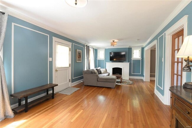 Building Photo - 418 Carswold Dr