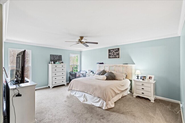 Building Photo - Beautiful 5-bedroom home close to VRE, I-95, shopping and much more!