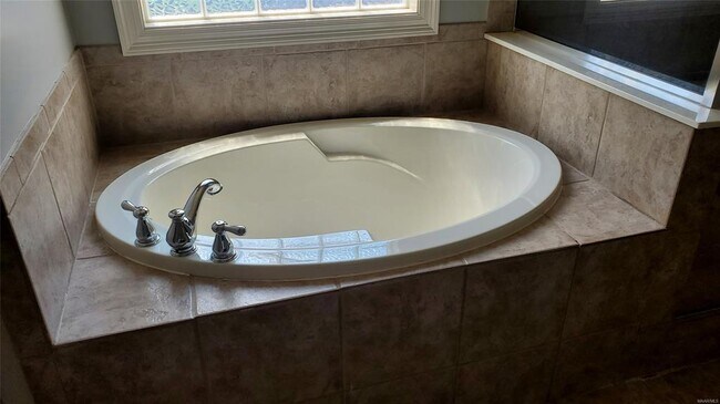 Building Photo - 9765 Helmsley Cir