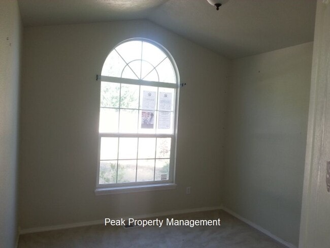 Building Photo - 24468 Chestnut Dr