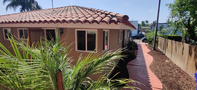 Building Photo - 6216 Stanley Ave