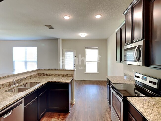 Building Photo - 7931 Bluewater Cove