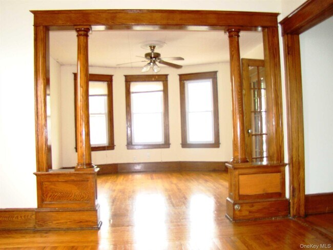 Building Photo - 2 Worrall Ave