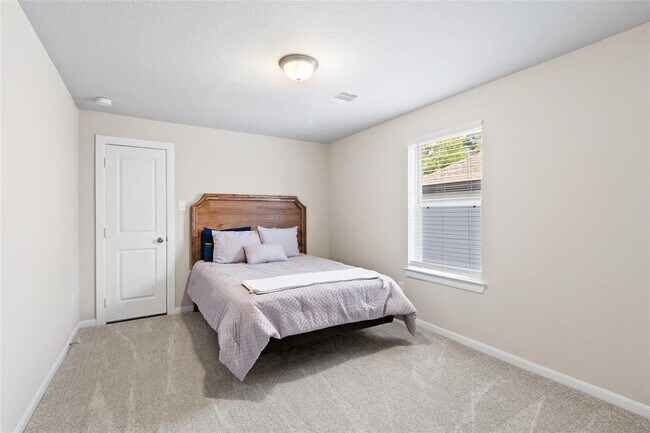 Building Photo - 127 Winged Elm Ct