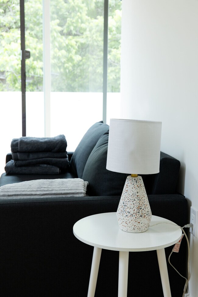 Building Photo - 507 S Park Dr