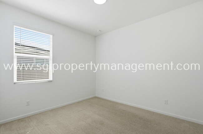 Building Photo - 25489 W Fraktur Rd