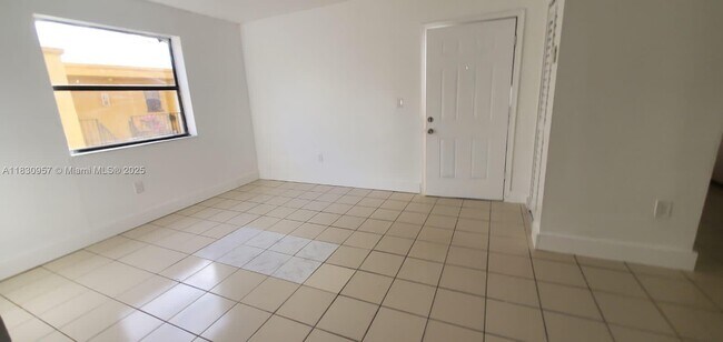Building Photo - 530 NW 114th Ave