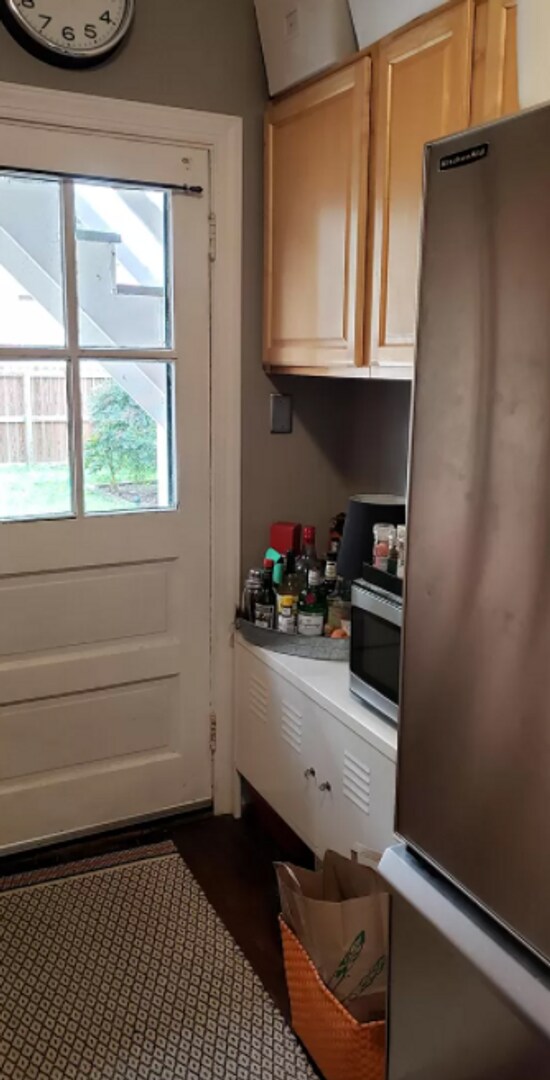 Building Photo - 3322 Stuart Ave