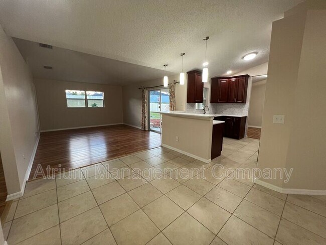 Building Photo - 3037 Bonkirk Dr