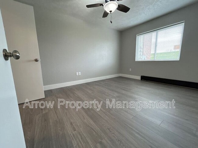 Building Photo - 940 27th St