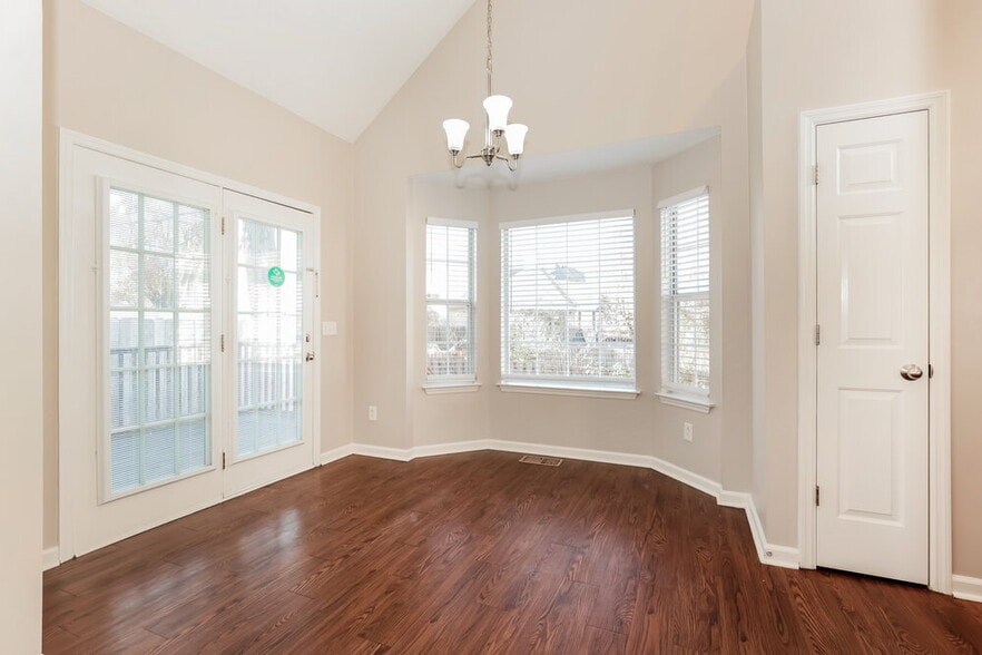 Building Photo - 1513 Bell Trace Dr
