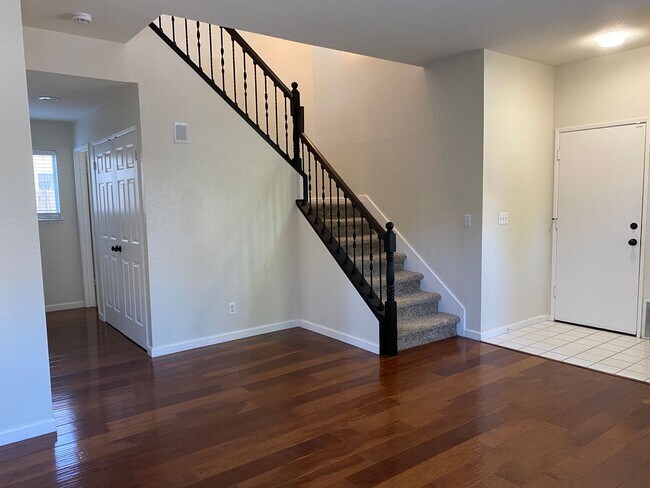 Building Photo - 8765 Clay Glen Way