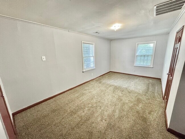 Building Photo - 1596 Pennsylvania St