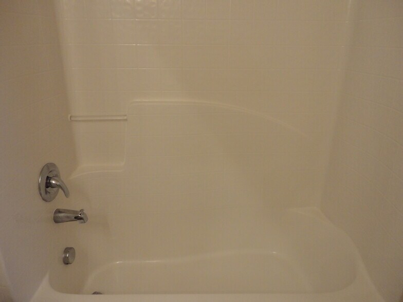 Building Photo - 1019 Brenton Leaf Dr