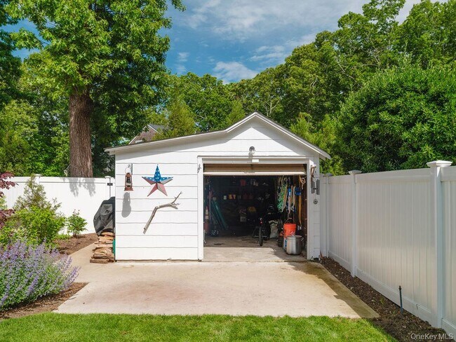 Building Photo - 4525 S Harbor Rd