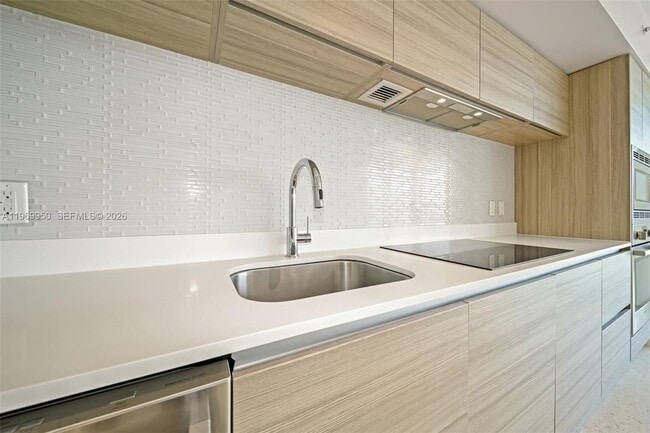 Building Photo - 6620 Indian Creek Dr