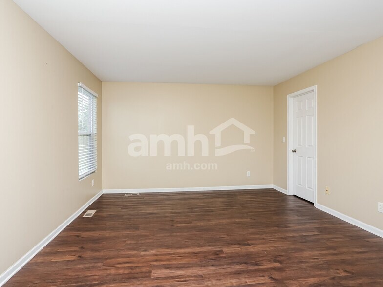 Building Photo - 605 Country Brook Ln