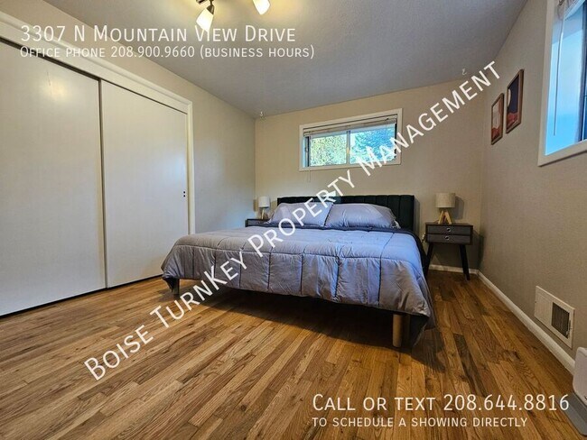 Building Photo - 3307 N Mountain View Dr